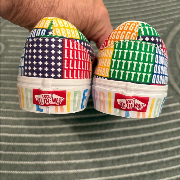 Vans Pride Slip-On Shoes. Size 9.5 - Picture 4 of 6